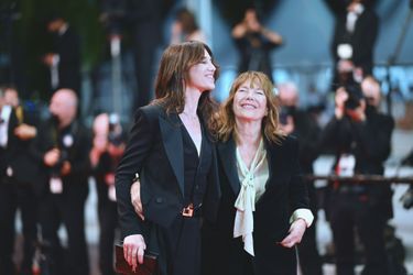 Charlotte Gainsbourg et Jane Birkin lors de la montée des marches du film «Jane par Charlotte» lors du 74ème Festival de Cannes le 7 juillet 2021