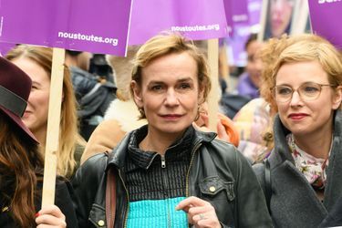 Sandrine Bonnaire à la marche contre les violences faites aux femmes samedi, à Paris. 