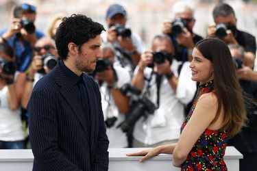Louis Garrel et Laetitia Casta au photocall du film «La Croisade» lors du 74e Festival de Cannes le 12 juillet 2021