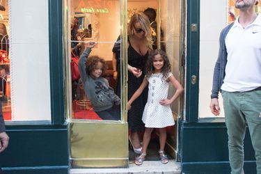 Mariah Carey avec ses enfants Monroe et Moroccan à Paris en juin 2017