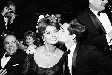 Sophia Loren et Anthony Perkins à Cannes en 1961