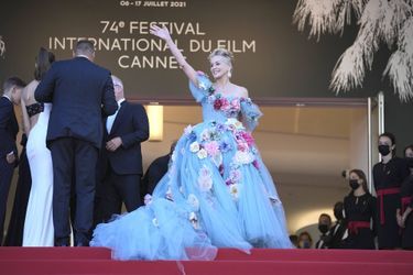 Sharon Stone sur le tapis rouge du 74e Festival de Cannes pour la montée des marches du film «L'Histoire de ma femme» le 14 juillet 2021