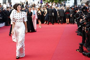 Soko à l&#039;ouverture du 74e Festival de Cannes pour la montée des marches du film «Annette», le 6 juillet 2021