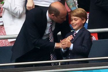 William avec le prince George lors du match Angleterre-Allemagne lors de l&#039;Euro 2020 au stade de Wembley à Londres le 29 juin 2021