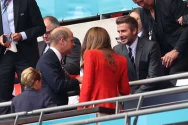 William et Kate avec le prince George (et ici David Beckham) lors du match Angleterre-Allemagne lors de l&#039;Euro 2020 au stade de Wembley à Londres le 29 juin 2021