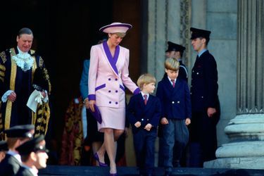 La princesse Diana avec ses fils les princes William et Harry, le 12 octobre 1990