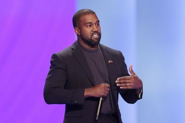 Kanye West lors de son discours devant l'autel dans la méga-église de Lakewood à Houston, le 17 novembre 2019. 