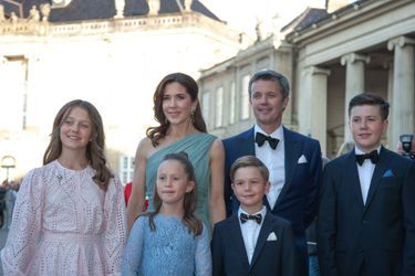 La princesse Mary et le prince Frederik de Danemark avec leurs quatre enfants, le 7 juin 2019 