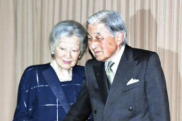 L’ex-impératrice Michiko du Japon et son mari l’ex-empereur Akihito à Tokyo, le 7 octobre 2019