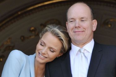 La princesse Charlène et le prince Albert II de Monaco, le 1er juillet 2011, jour de leur mariage civil
