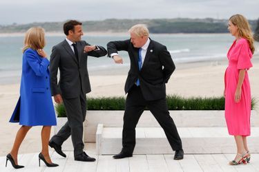 Boris Johnson et son épouse Carrie accueillent Brigitte et Emmanuel Macron. 