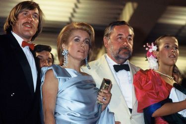 Gérard Depardieu, Catherine Deneuve, Philippe Noiret et Sophie Marceau au Festival de Cannes en 1984 pour le film «Fort Saganne» d&#039;Alain Corneau