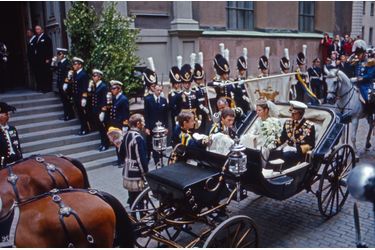 Silvia Sommerlath et le roi Carl XVI Gustaf de Suède, le 19 juin 1976 jour de leur mariage à Stockholm