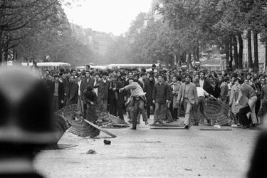Le 6 Mai 68 : Premiers affrontements entre étudiants et forces de l'ordre au Quartier Latin. 