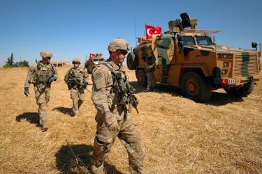 Des soldats turcs et américains lors d&#039;une patrouille à Tel Abyad, dans le nord de la Syrie, en septembre 2019.
