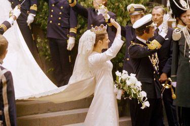 La reine Silvia et le roi Carl XVI Gustaf de Suède, le 19 juin 1976 jour de leur mariage à Stockholm