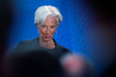 Christine Lagarde prononce un discours pour les adieux de Mario Draghi à la Banque centrale européenne, lundi.