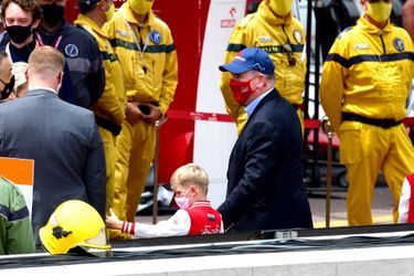 Le prince Albert II de Monaco et son fils le prince Jacques à Monaco, le 22 mai 2021