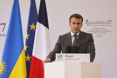 Emmanuel Macron prononce un discours dans lequel il reconnaît la responsabilité «accablante» de la France dans le génocide rwandais, jeudi au Mémorial du génocide.