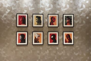 Plus de 350 oeuvres d'art couvrant à la fois les comics et les films sont exposées dans l'hôtel - l'une des plus grandes collections au monde d'oeuvres Marvel