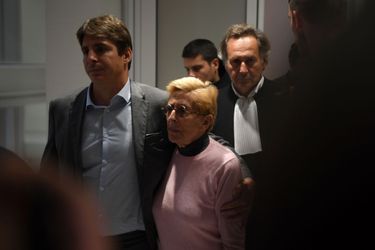Isabelle Balkany, avec son fils Alexandre, au tribunal de Paris, le 13 septembre 2019.