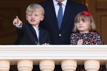 Le prince Jacques et la princesse Gabriella de Monaco au balcon du Palais princier à Monaco, le 3 juin 2021