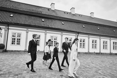 Le prince Christian de Danemark avec ses parents, ses soeurs et son frère à Fredensborg, le 15 mai 2021