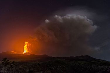 Nouvelle éruption de l'Etna, en Sicile, le 24 mai 2021.
