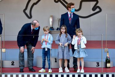 Le prince Jacques et la princesse Gabriella de Monaco avec le prince Albert II, Pierre Casiraghi et Kaia Rose Wittstock à Monaco, le 8 mai 2021