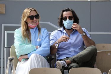 Chloé Jouannet et Nikola Lange dans les tribunes de Roland-Garros à Paris le 30 mai 2021