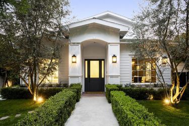 Margot Robbie vend sa maison de Hancock Park, à Los Angeles, pour 3,4 millions de dollars