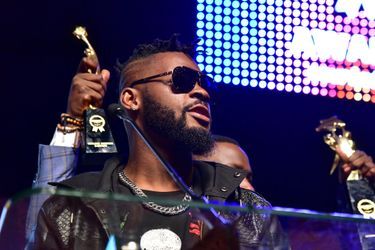 Le chanteur ivoirien DJ Arafat aux Awards du Coupé-Décalé, à Abidjan, en 2017. 