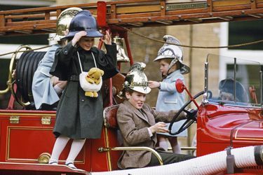 Zara Phillips avec son frère Peter et ses cousins les princes William et Harry, le 3 janvier 1988