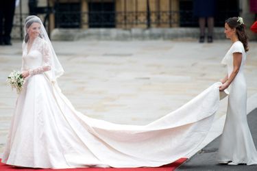 Kate Middleton et sa soeur Pippa Middleton le jour de son mariage à Londres le 29 avril 2011