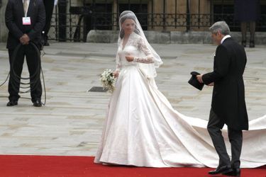 Kate Middleton et son père Michael Middleton le jour de son mariage à Londres le 29 avril 2011