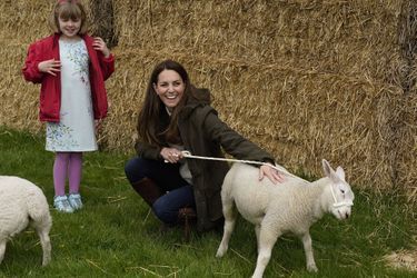 Kate Middleton visite une ferme à Durham (nord-est de l&#039;Angleterre) le 27 avril 2021