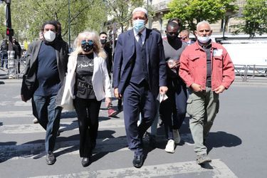 Marek Halter, Marianne Nelson, l'Imam Hassen Chalghoumi à la manifestation de soutien à la famille de Sarah Halimi à Paris le 25 avril 2021