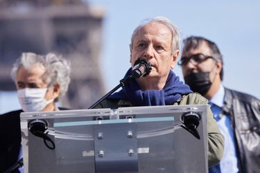 Patrick Braoudé à la manifestation de soutien à la famille de Sarah Halimi à Paris le 25 avril 2021