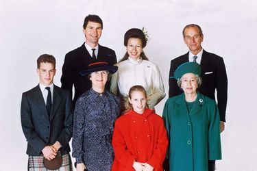 Zara Phillips sur la photo officielle du second mariage de sa mère la princesse Anne avec Timothy Laurence, le 15 juin 1992 