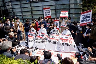 De nombreuses associations et gouvernements locaux se mobilisent en Corée du Sud contre cette mesure.