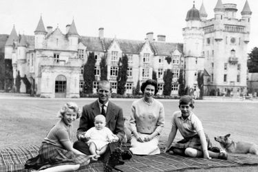 Le prince Philip avec la reine Elizabeth II, les princes Charles et Andrew et la princesse Anne, le 8 septembre 1960