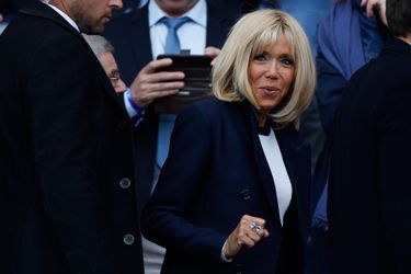 Brigitte Macron, ici la semaine dernière au Parc des Princes à Paris pour l&#039;ouverture de la Coupe du monde féminine de football. 
