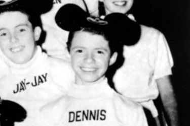 Dennis Day faisait partie du Mickey Mouse Club dans les années 1950. 