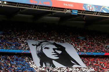 L&#039;équipe de France de football féminin a été portée par la liesse populaire, comme ici au Parc des Princes.
