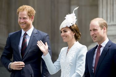 Harry, Kate et William à la sortie de la messe pour le 90e anniversaire de la reine en juin 2016