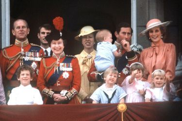 Le prince Philip avec la famille royale, le 17 juin 1985