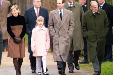 Le prince Philip avec ses fils les princes Andrew et Edward et sa petite-fille Lady Louise Windsor, le 25 décembre 2012