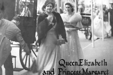 La mère et la soeur de la mariée, la reine consort Elizabeth et la princesse Margaret, à Londres le 20 novembre 1947