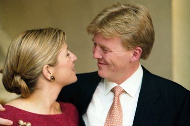 Maxima Zorreguieta et son fiancé le prince Willem-Alexander des Pays-Bas le 30 mars 2001, jour de l&#039;annonce de leurs fiançailles