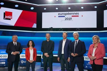 Francois Bayrou, Manon Aubry, Raphael Glucksmann, Yannick Jadot, Laurent Wauquiez et Marine Le Pen sur le plateau de France 2, mercredi soir.
